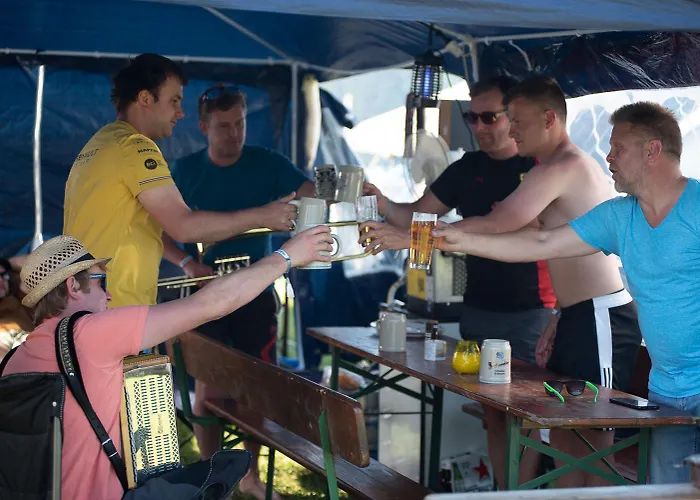 Ring Rast مكان تخييم