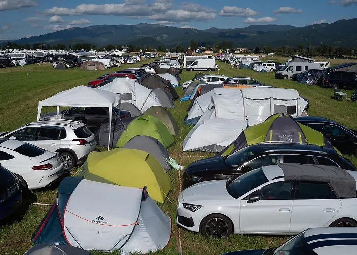 Ring Rast مكان تخييم