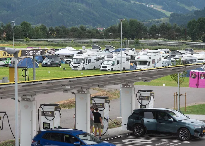 Ring Rast مكان تخييم *